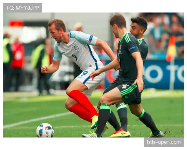 努涅斯与凯恩：全面中锋与冲击型前锋的战术角色对比