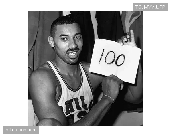 张伯伦篮下高效砍分超越对手，内线统治力奠定球队胜势